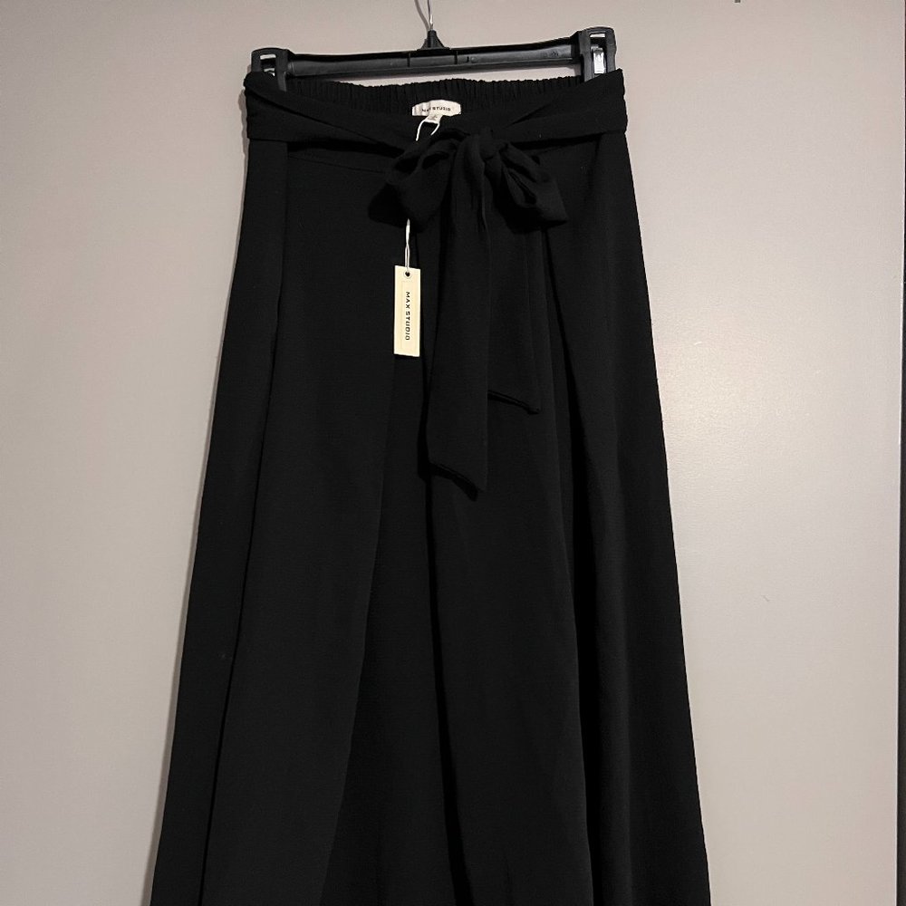 Max Studio black skirt in size S